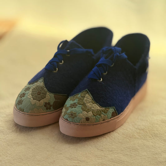 Adult Shoe